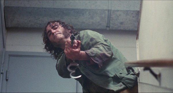 joaquin phoenix gun inherent vice