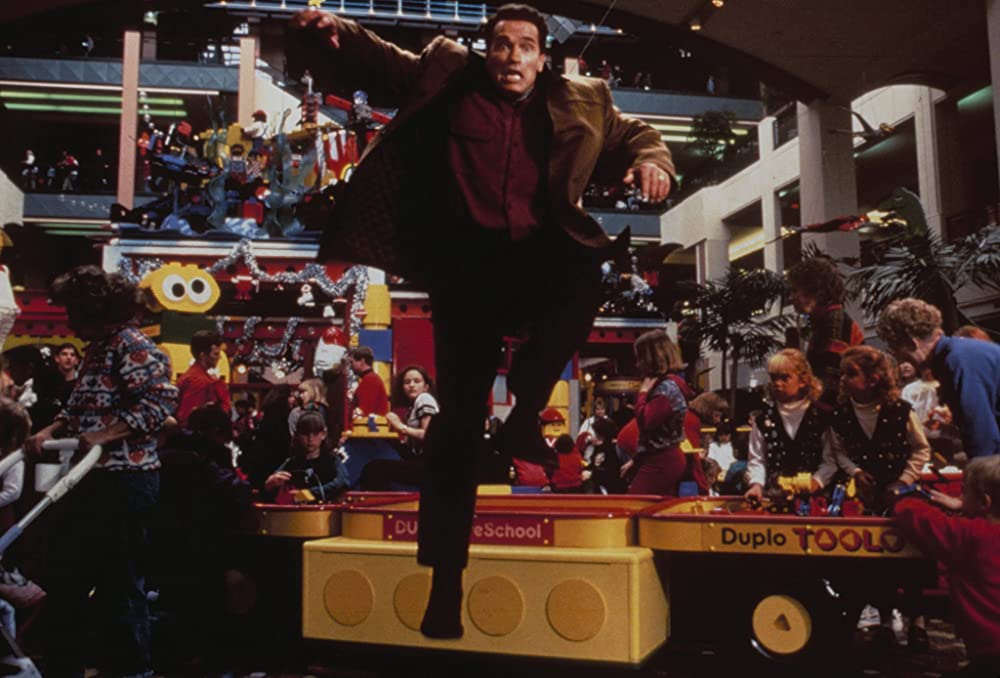 Arnold Schwarzenegger in Jingle All The Way