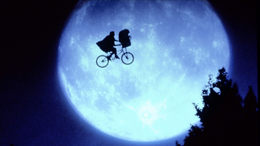 loud and clear reviews e.T. the Extra-Terrestrial steven spielberg film moon bike