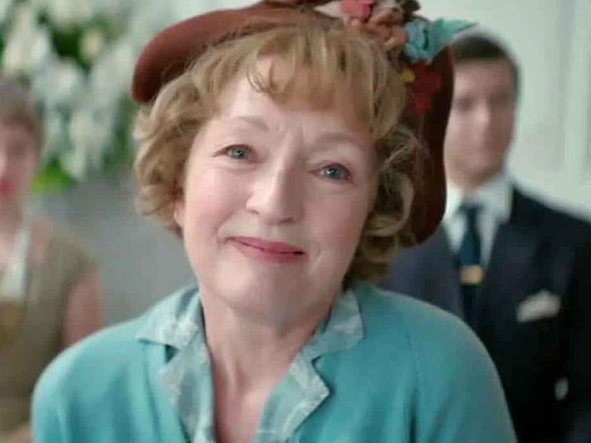 Mrs. Harris Goes To Paris: Film Review - Loud And Clear Reviews