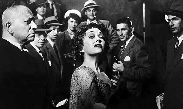 loud and clear reviews 5 Noir Films Worth Watching sunset blvd