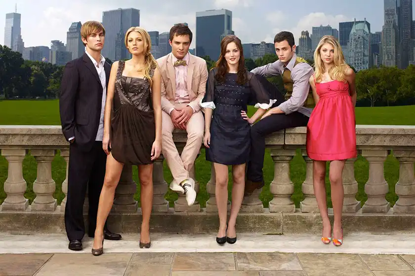 the main cast of Gossip Girl (2007-2012), one of the 5 Teen Shows to Watch on Max according to Loud and Clear Reviews