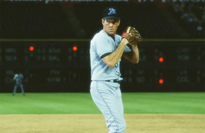 Dennis Quaid plays baseball in The Rookie