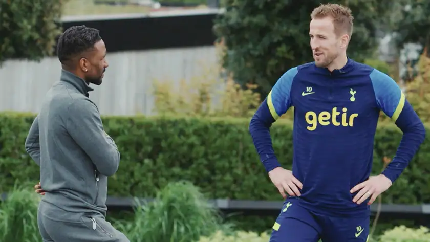 Jermain Defoe talks to another footballer in the documentary Defoe