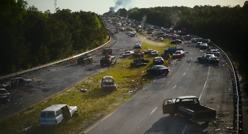 car crashes in a road in Alex Garland's 2024 movie Civil War