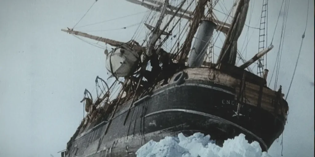 A still of the ship Endurance