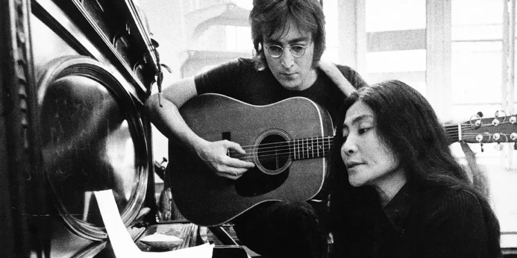 John Lennon and Yoko Ono play guitar in the film One to One: John and Yoko