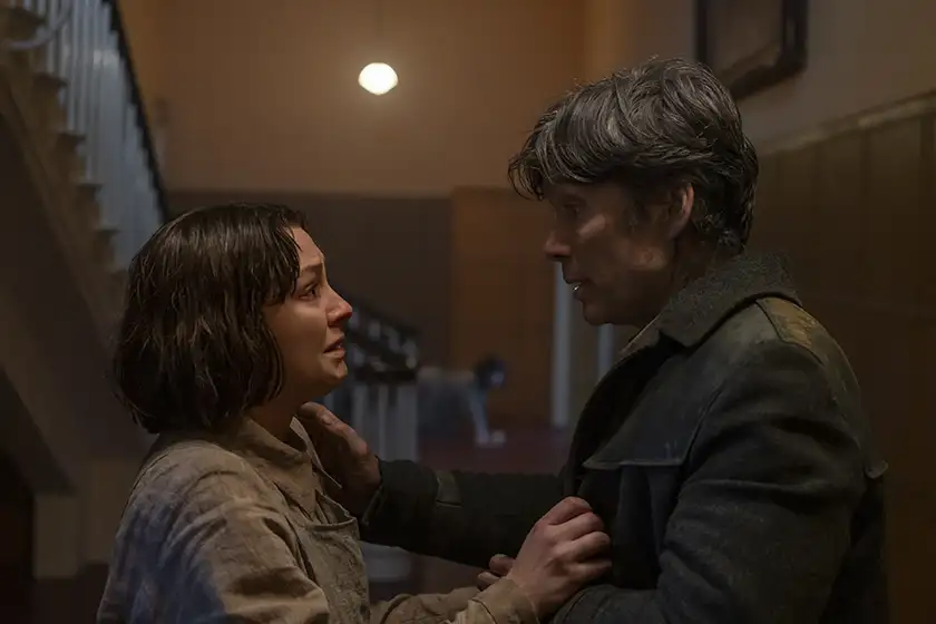 Zara Devin as Sarah Raymond and Cillian Murphy as Bill Furlong in Small Things Like These