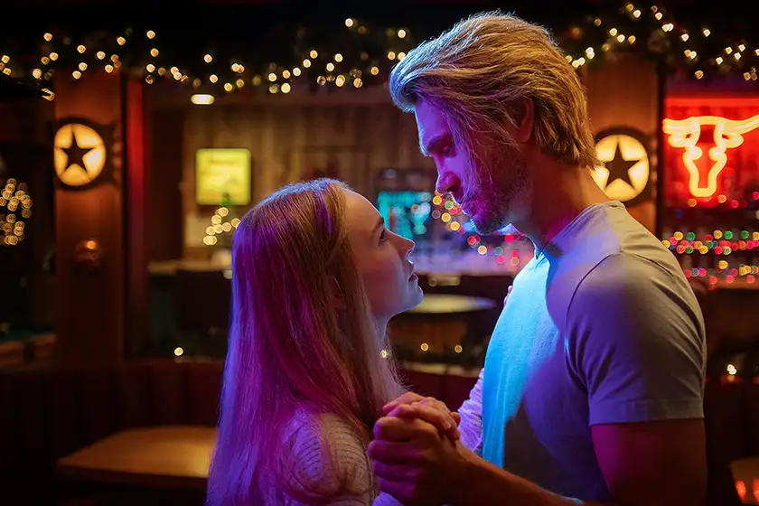 (L-R) Britt Robertson as Ashley and Chad Michael Murray as Luke in Netflix film The Merry Gentlemen