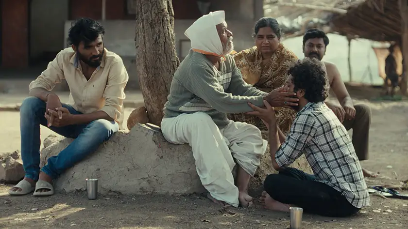 Bhushaan Manoj, Suraaj Suman, Jayshri Jagtap, Suresh Shinde and Harish Baraskar appear in Sabar Bonda (Cactus Pears) by Rohan Parashuram Kanawade