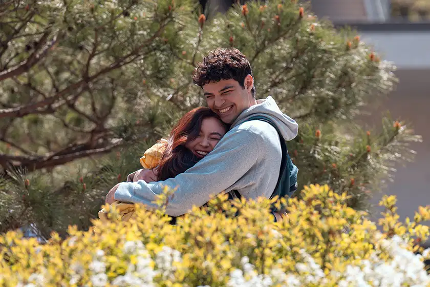 (L to R) Anna Cathcart as Kitty Song Covey, Noah Centineo as Peter Kavinsky in XO, Kitty Season 2 Episode 6