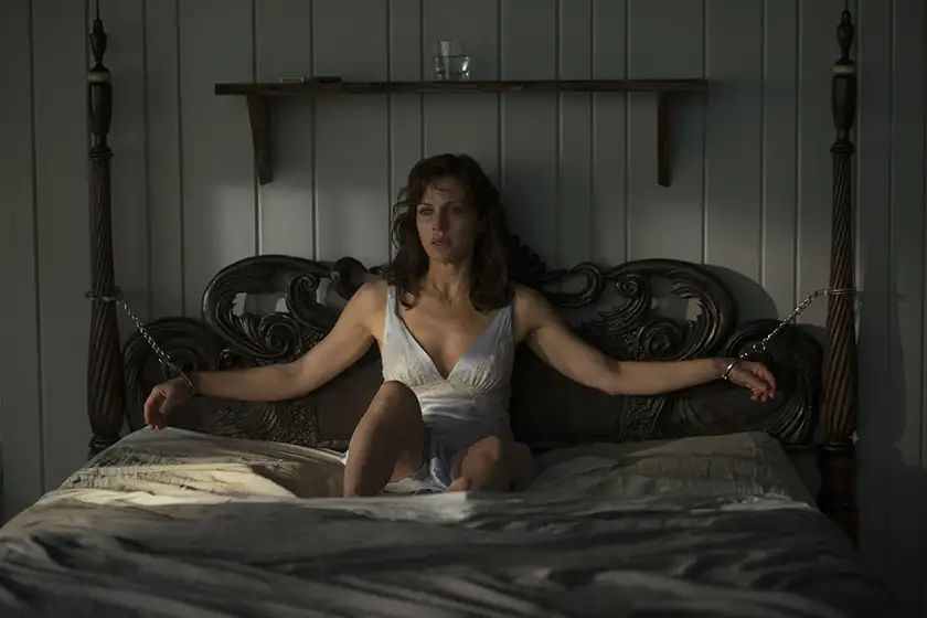 Carla Cugino in Gerald's Game