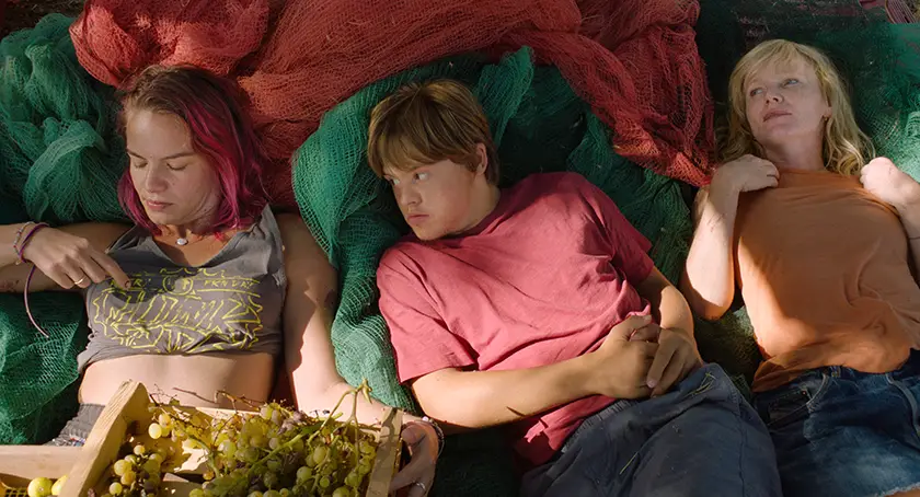 Juliana Olhová, David Vostrcil and Anna Geislerová in Caravan (Karavan)