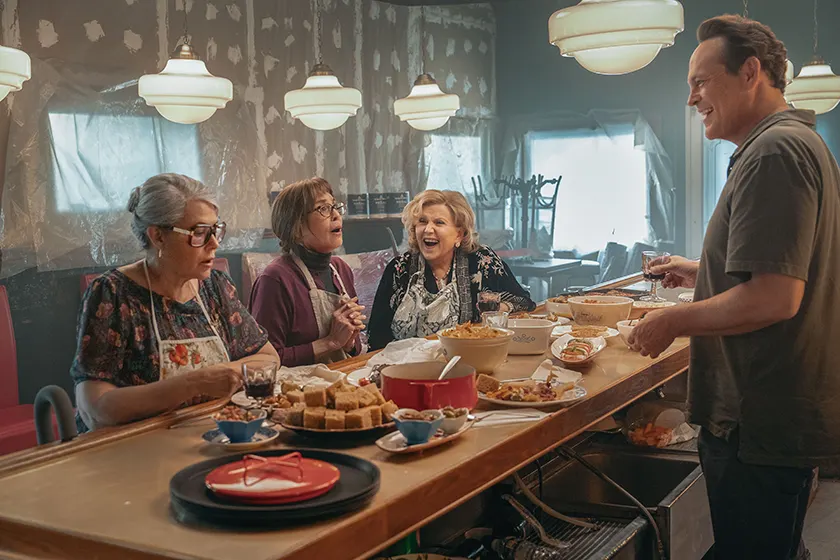 Lorraine Bracco as Roberta, Talia Shire as Teresa, Brenda Vaccaro as Antonella and Vince Vaughn as Joe Scaravella in Nonnas