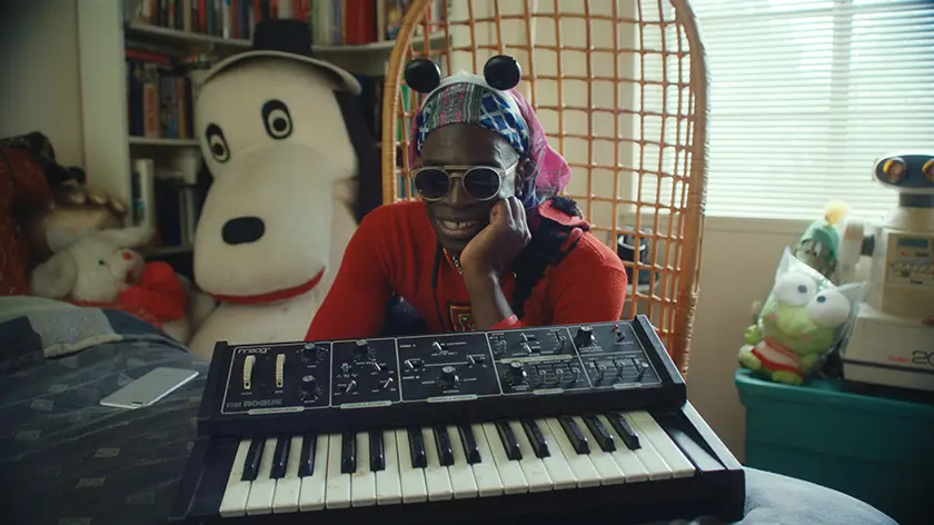 Moogstar in Swamp Dogg Gets His Pool Painted