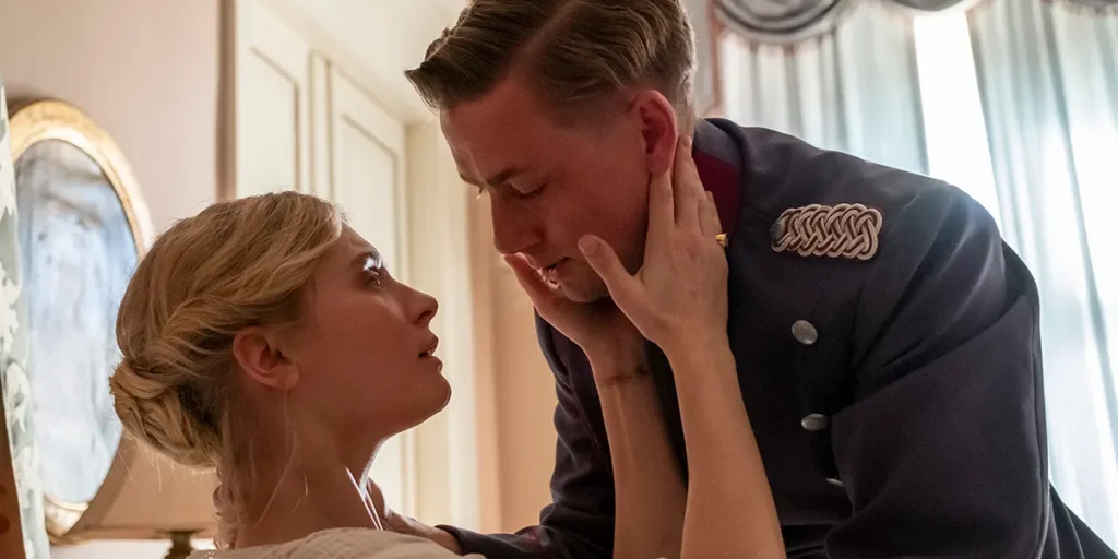 Clara Rosager and Esben Esmed in The Kiss (Kysset)