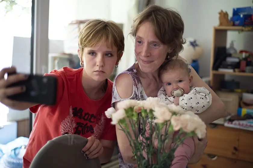 Christelle Cornil and Janaïna Halloy Fokan in Young Mothers (Jeunes Mères)
