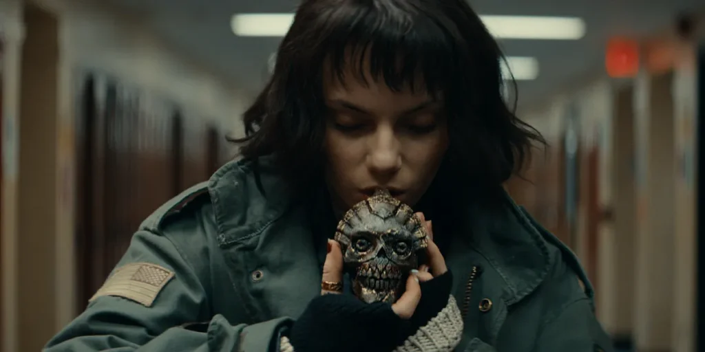 Dafne Keen in Whistle