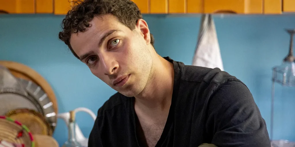 Amirhossein Hosseini in Inside Amir (Daroon-e-Amir)