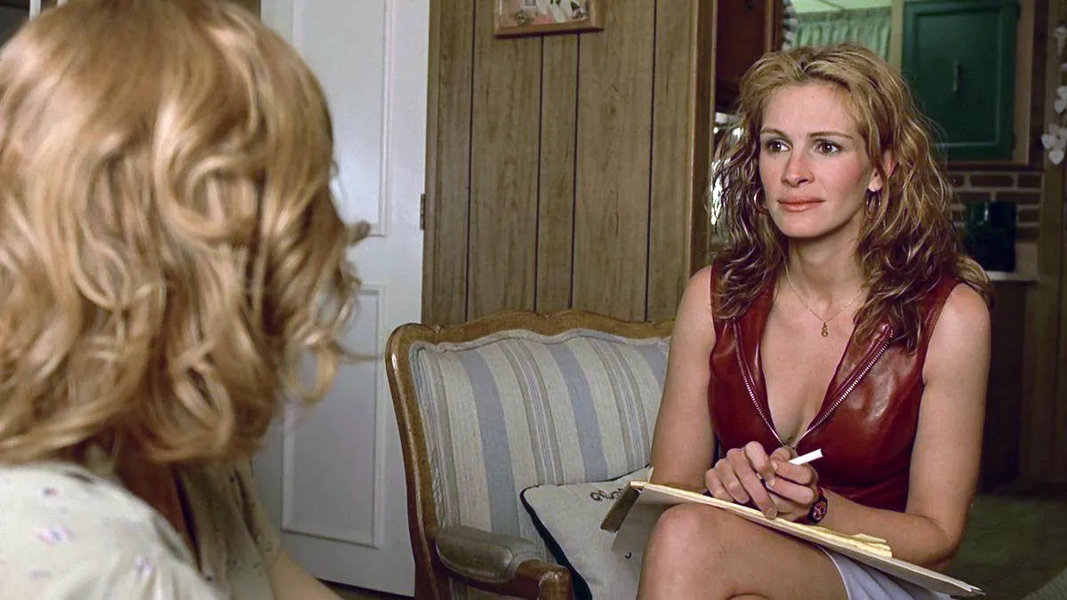 Julia Roberts in Erin Brockovich, one of the 10 Best Movies to Watch When You Feel Low ranked from worst to best by Loud and Clear Reviews