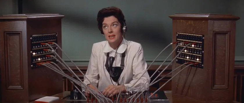 Auntie Mame (1958), one of the 10 best movies to procrastinate with according to Loud And Clear Reviews