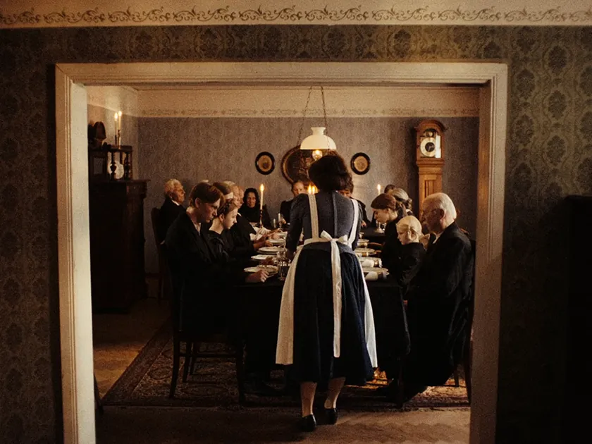 The dinner scene in Sound of Falling, whose cinematographer, Fabian Gampfer, we interview
