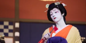 An onnagata in the film Kokuho