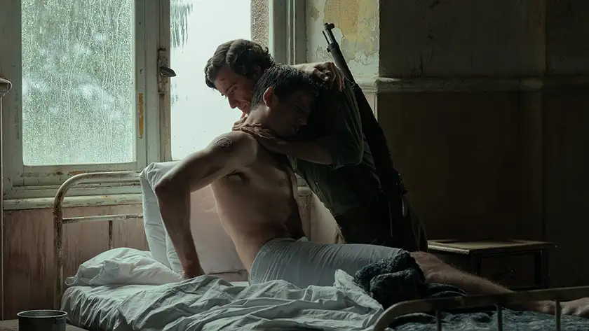 Guitarricadelafuente and Miguel Bernardeau in The Black Ball (La Bola Negra)