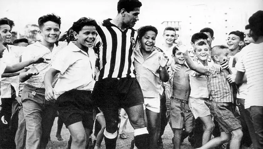 Garrincha: Joy of the People (1962), one of the 10 best movies about football players to watch ahead of the FIFA World Cup according to Loud and Clear Reviews